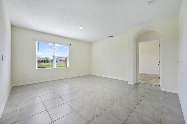 Building Photo - 652 Greymount St