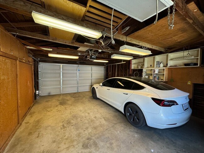 Building Photo - Chino Home for Lease