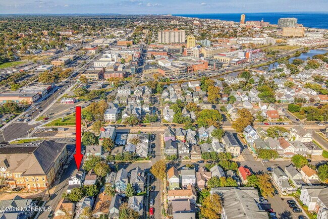 Building Photo - 148 Heck Ave