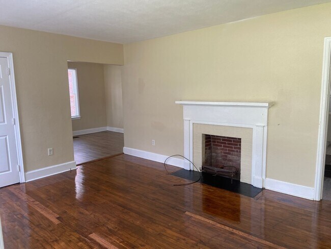 Building Photo - 2306 7th St