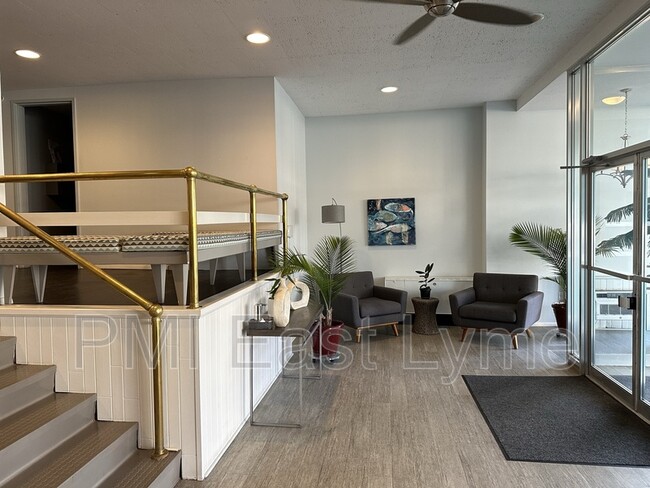 Building Photo - 292 Pequot Ave