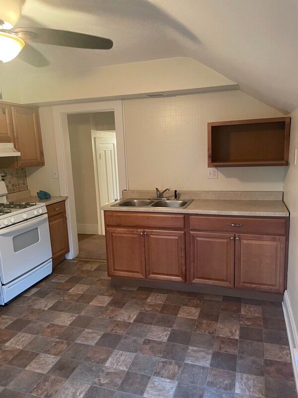 Building Photo - 623 Kensington Pl