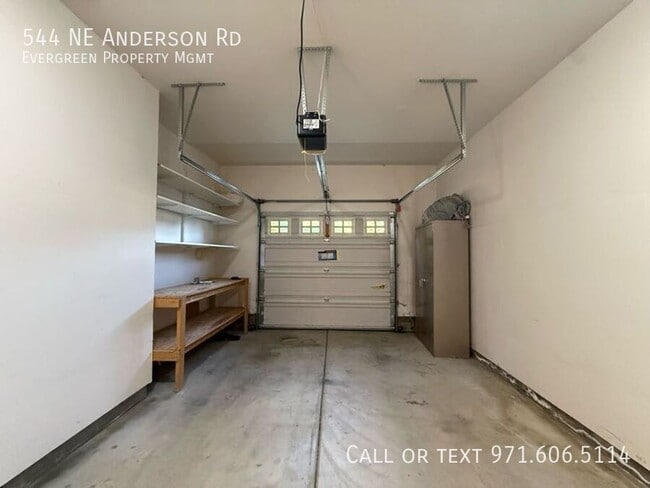 Building Photo - 544 NE Anderson Rd