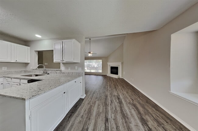 Building Photo - 2415 Pebbledowne Cir