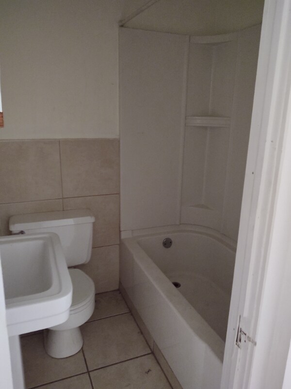 Building Photo - 52 Hallet St