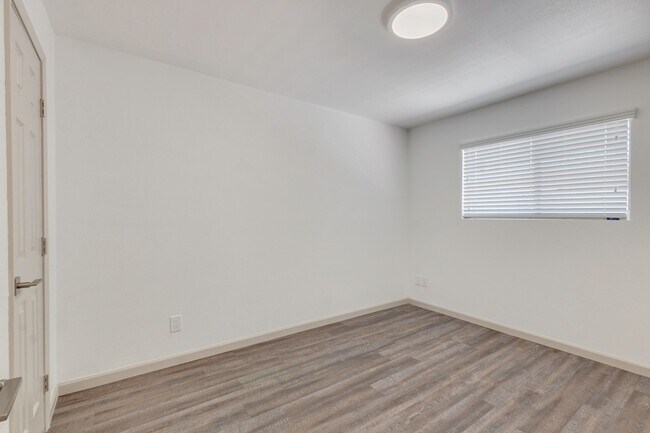 Building Photo - $0 First Month Rent! Remodeled 2 Bed Casita w/ Private Patio, W/D & Pool