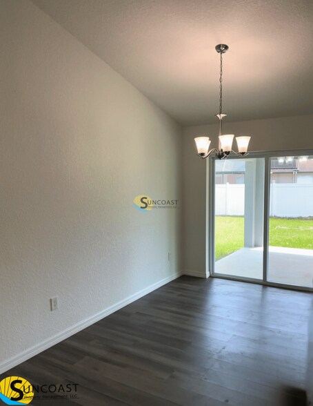 Building Photo - 8 Hemlock Cir Ln