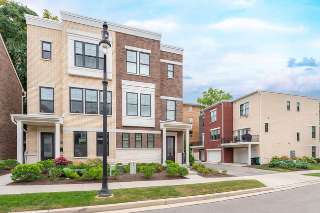 Building Photo - 1607 Merrimac St