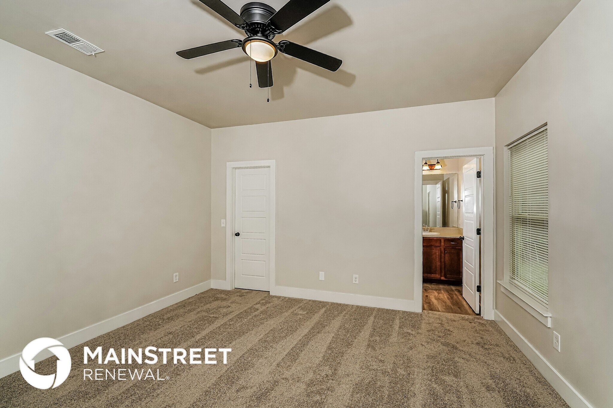 Building Photo - 915 Maple Trce