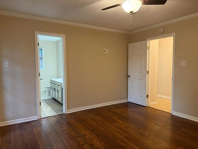 Building Photo - 6893 Snyder Rd