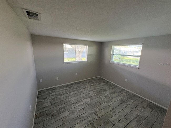 Building Photo - 308 Colonia Ln E