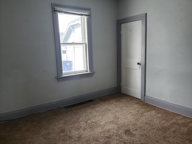Building Photo - 204 Ruder St