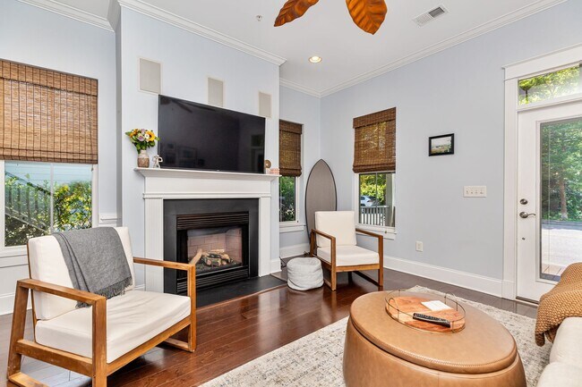 Building Photo - Sweetgrass Square in Market Common