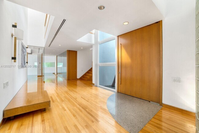 Building Photo - 6070 SW 128th St