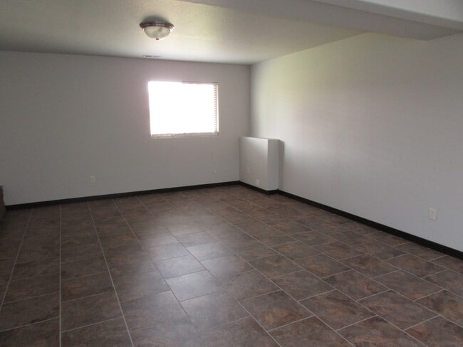Primary Photo - MODERN 3 BEDROOM IN ELKS CROSSING