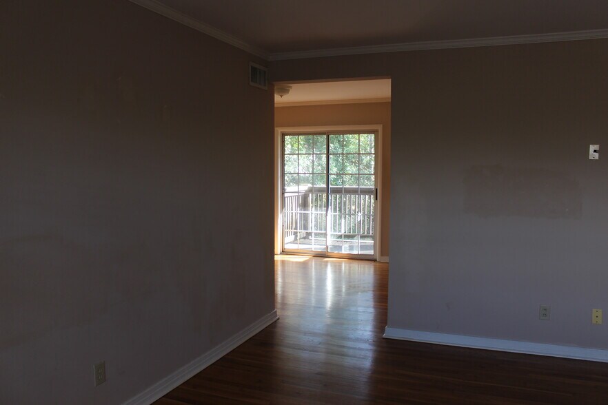 Building Photo - 1208 34th St S