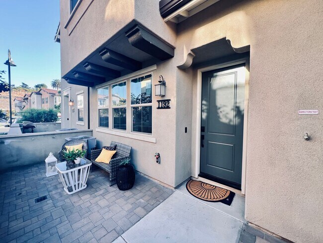 Building Photo - Stunning New Home for Rent in Vista