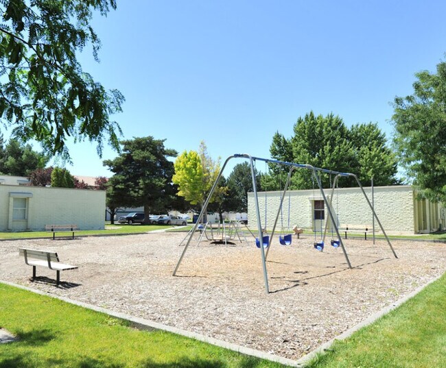 Building Photo - Escoshio Apartments