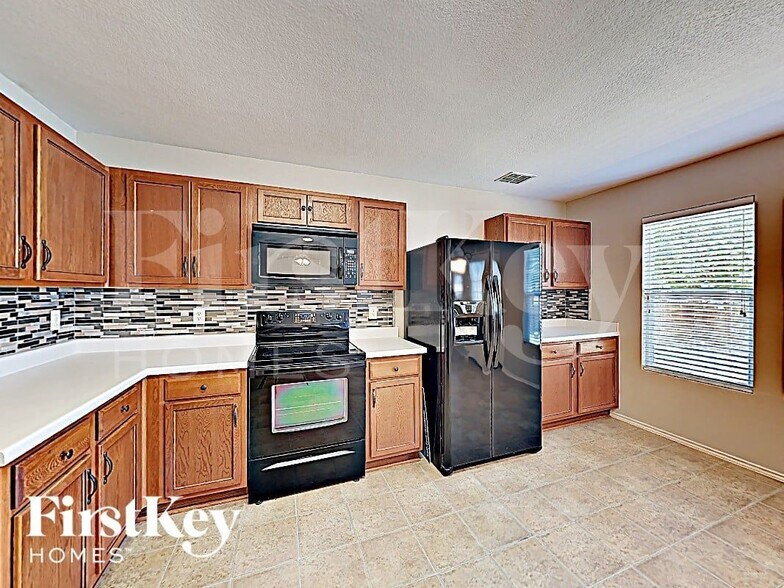 Building Photo - 716 Wrigley Dr