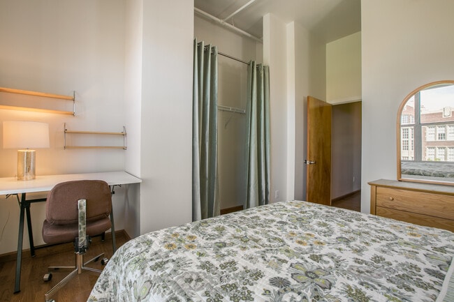 Building Photo - 401 Central Ave NE