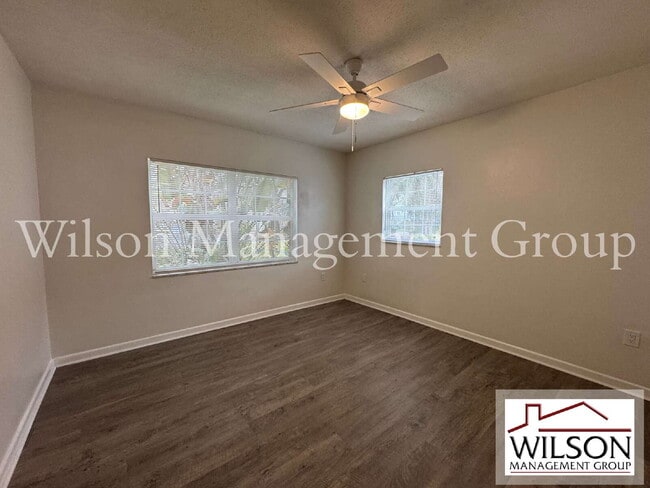 Building Photo - 210 E Yale St