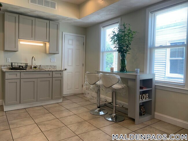 Building Photo - 74 Wyeth St