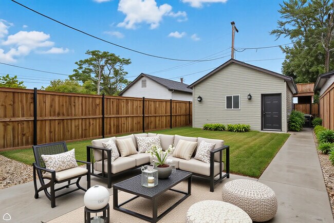 Building Photo - 547 N Springfield Ave