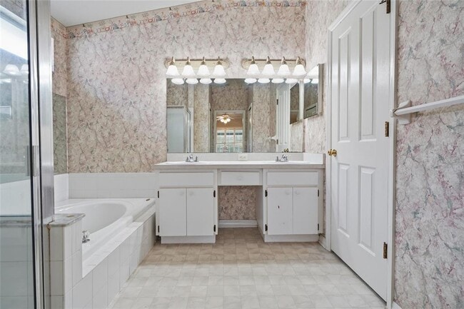 Building Photo - 29417 Crossland Dr