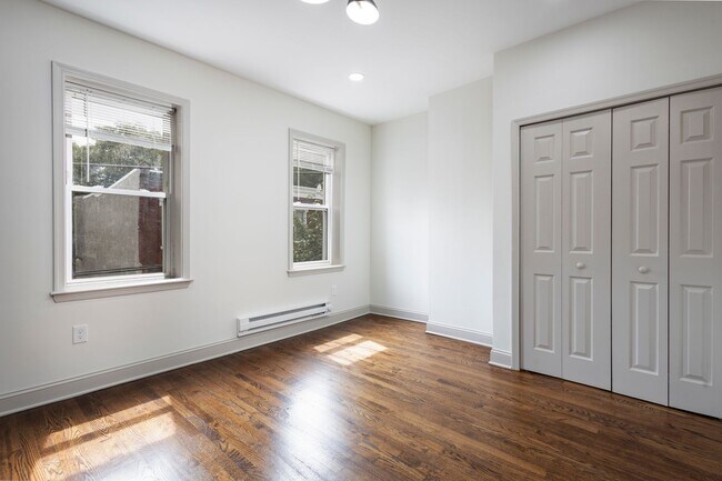 Building Photo - 2226 N Sydenham St