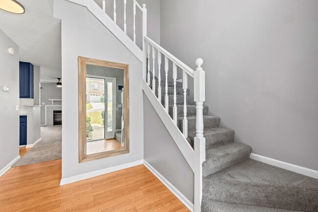 Building Photo - Available NOW-105 Pineridge Drive