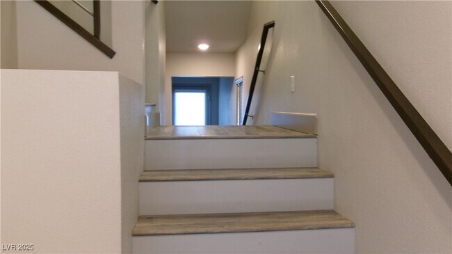 Building Photo - 8036 Carpenter Creek Ave