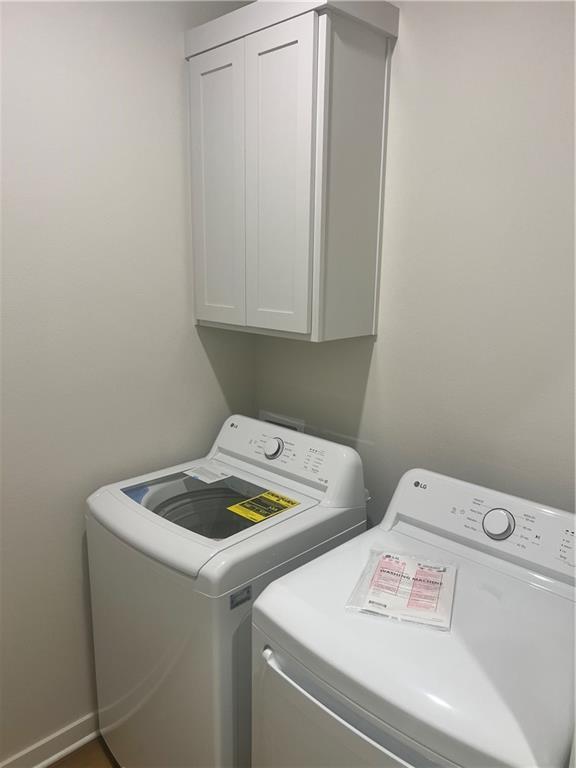 Building Photo - 541 Cosmos St