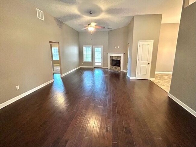 Building Photo - Now Leasing A 4 Bedroom 2 Bath Home In Oli...