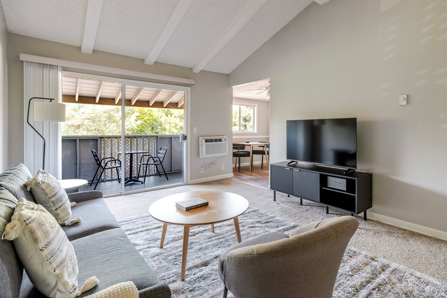 Building Photo - 202 Calvert Dr