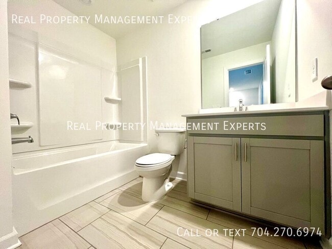 Building Photo - 8029 Hidden Spgs Trl