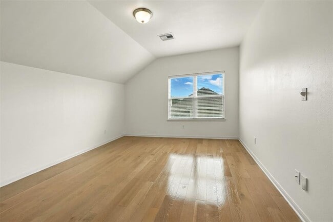 Building Photo - 9219 Gilbert Hollow Dr