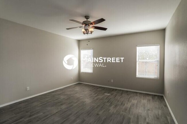 Building Photo - 4 Bedroom Pet-Friendly Home in Fort Worth, TX with Main Street Renewal