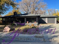 Building Photo - 3120 S Poplar St