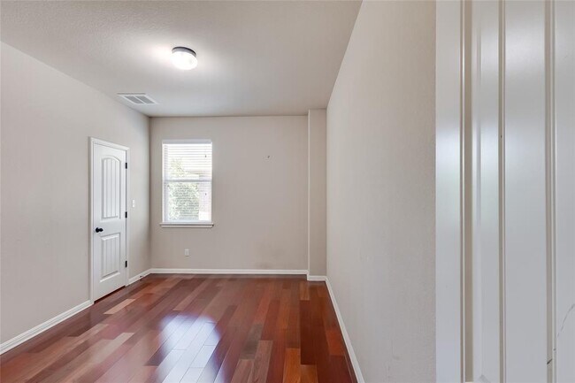 Building Photo - 11300 Cherisse Dr