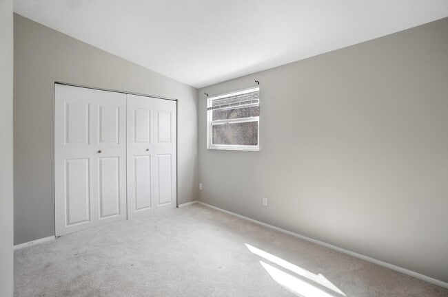 Building Photo - 315 Western Ave