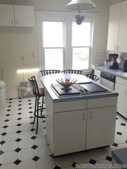 Building Photo - 229 Harvard St