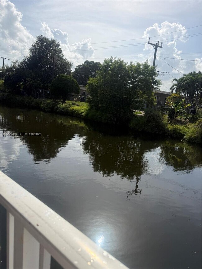 Building Photo - 240 Tamiami Canal Rd