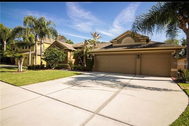 Building Photo - 2620 Millhopper Ave