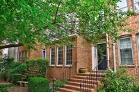 Building Photo - DOWNTOWN NORFOLK TOWNHOUSE