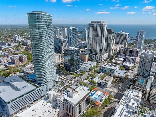 Building Photo - 400 Central Ave