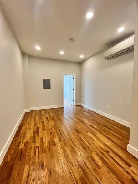 282 Baldwin Ave 1R - 272 Baldwin Ave