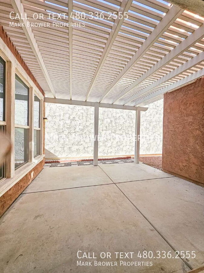 Building Photo - 8964 W Northview Ave