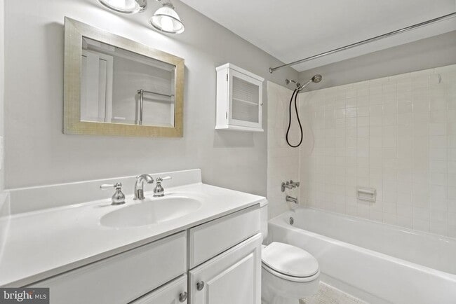 Building Photo - 1301 20th St NW