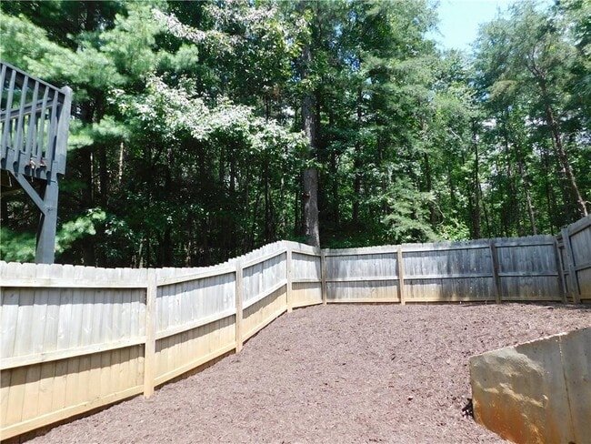 Building Photo - 576 Greenwood Park Way
