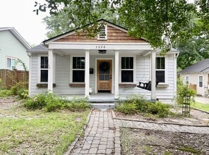 Building Photo - Rosewood